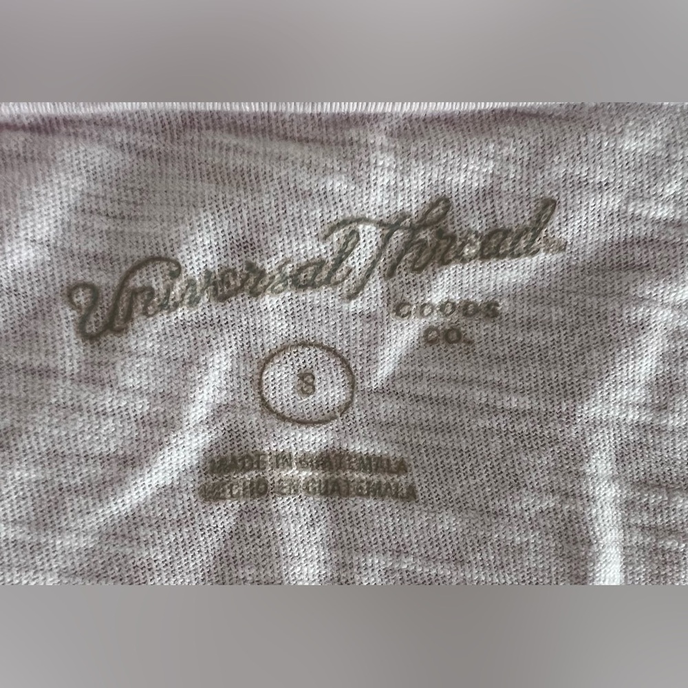 Universal Threads V-Neck Tee - Picture 4 of 5
